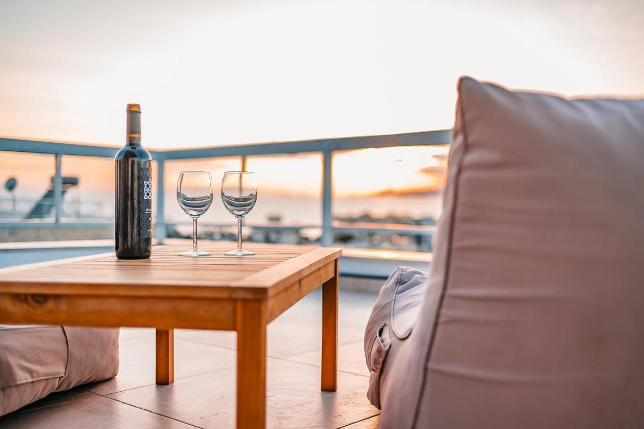 Suites With Magical View & Jacuzzi Athens Exterior photo