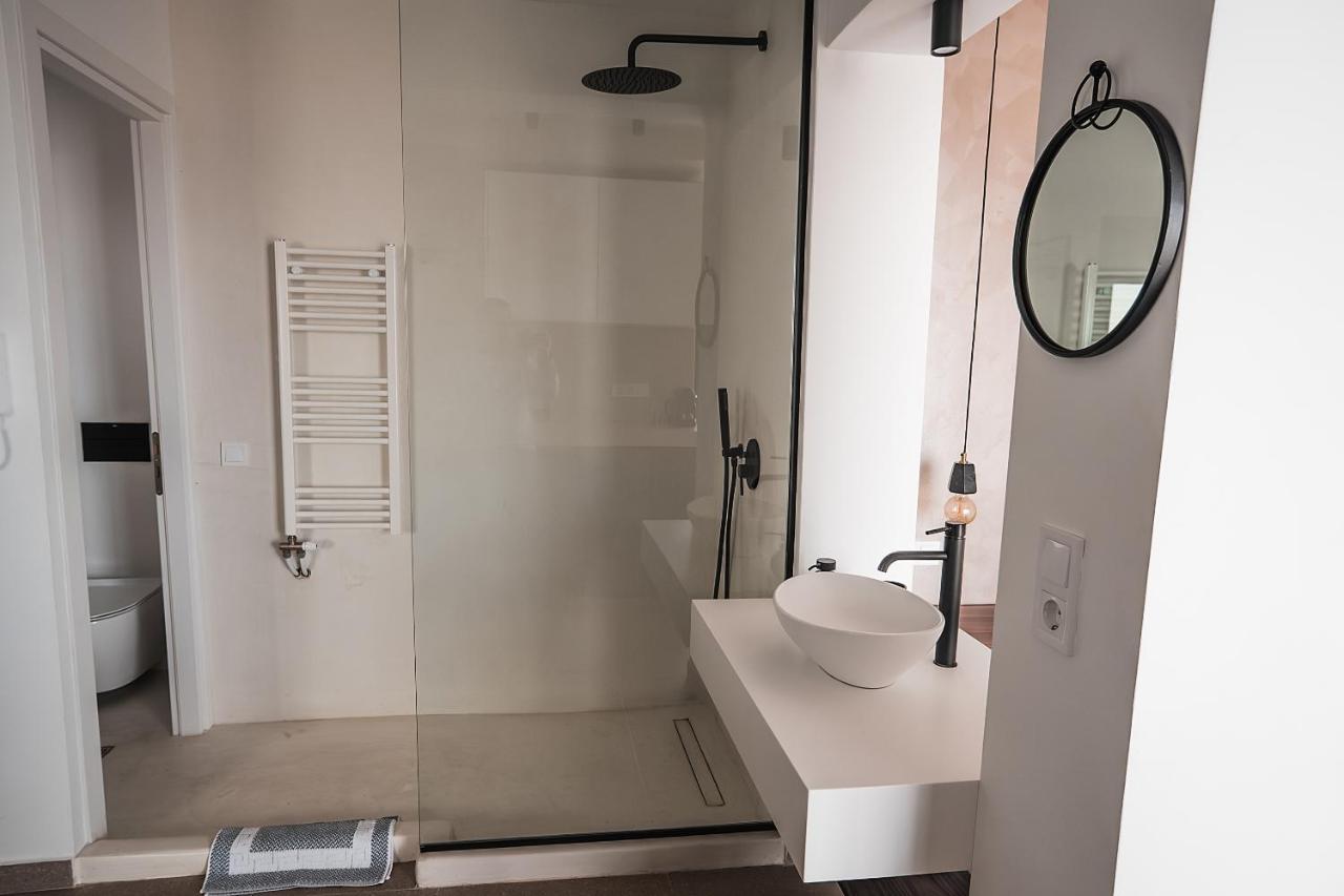 Suites With Magical View & Jacuzzi Athens Exterior photo