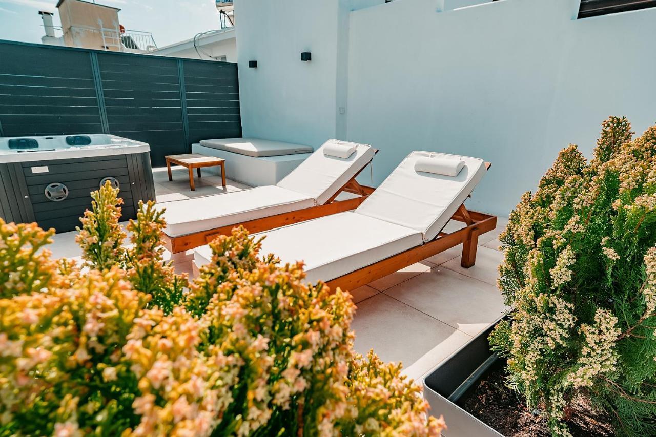 Suites With Magical View & Jacuzzi Athens Exterior photo
